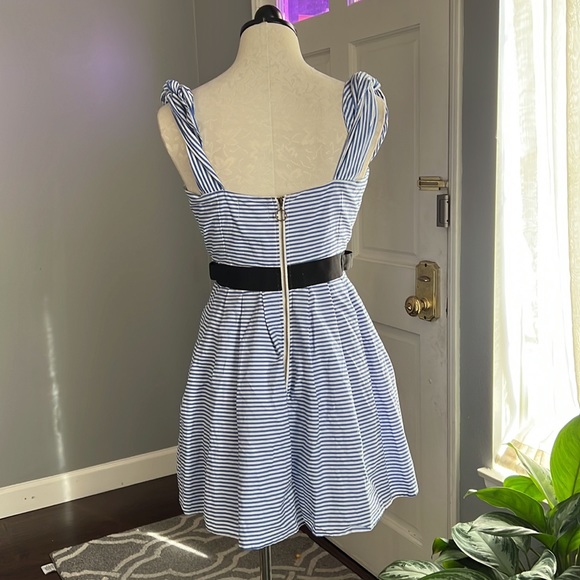 Romeo & Juliet Couture Shoulder Tie Stripe Dress - Picture 6 of 9